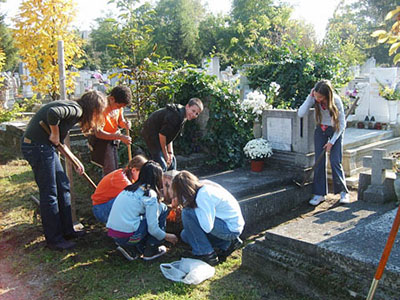 Örökbefogadtuk Pállya Celesztin sírját